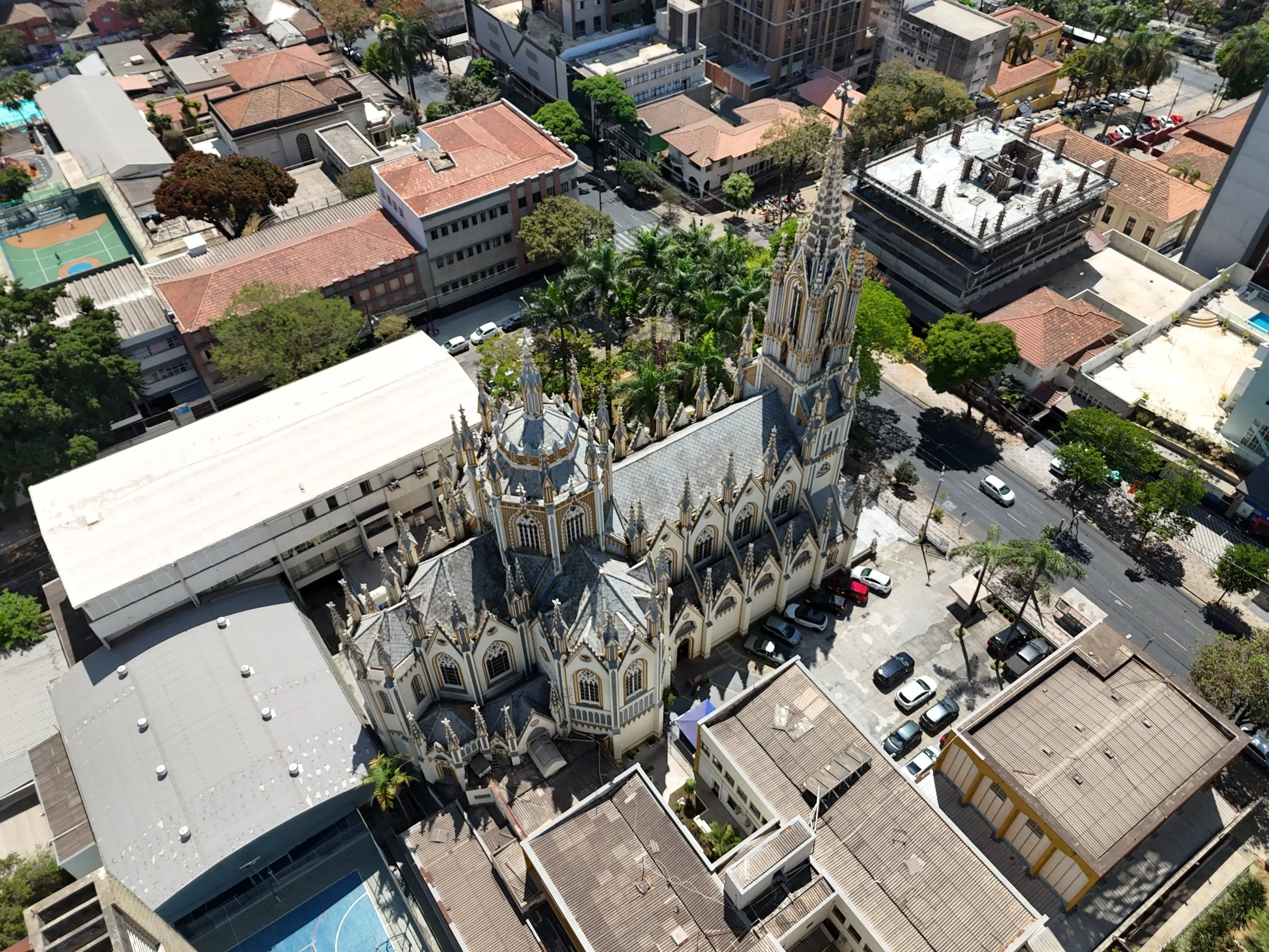 Vista aérea da Basílica de Lourdes em Belo Horizonte